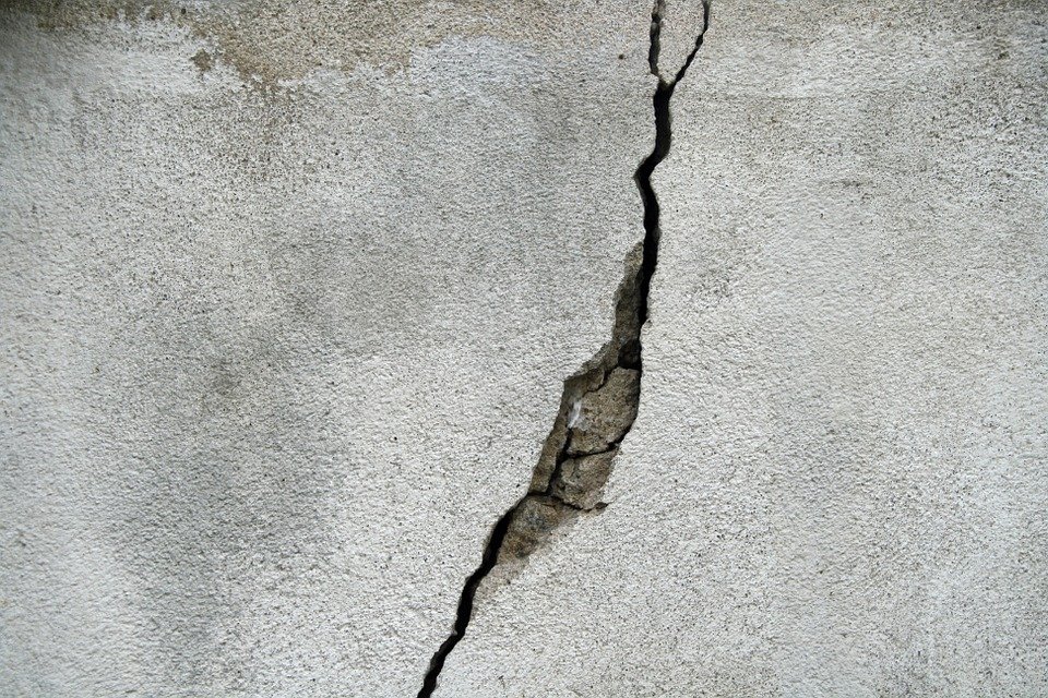 concrete cracks